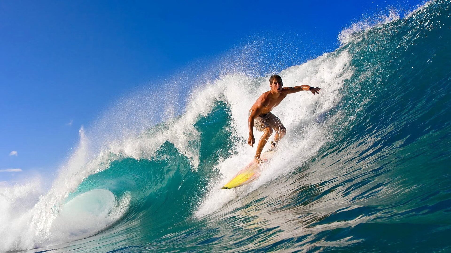 九游娱乐体育官网-英国WRC站：湿滑山路考验车手极限