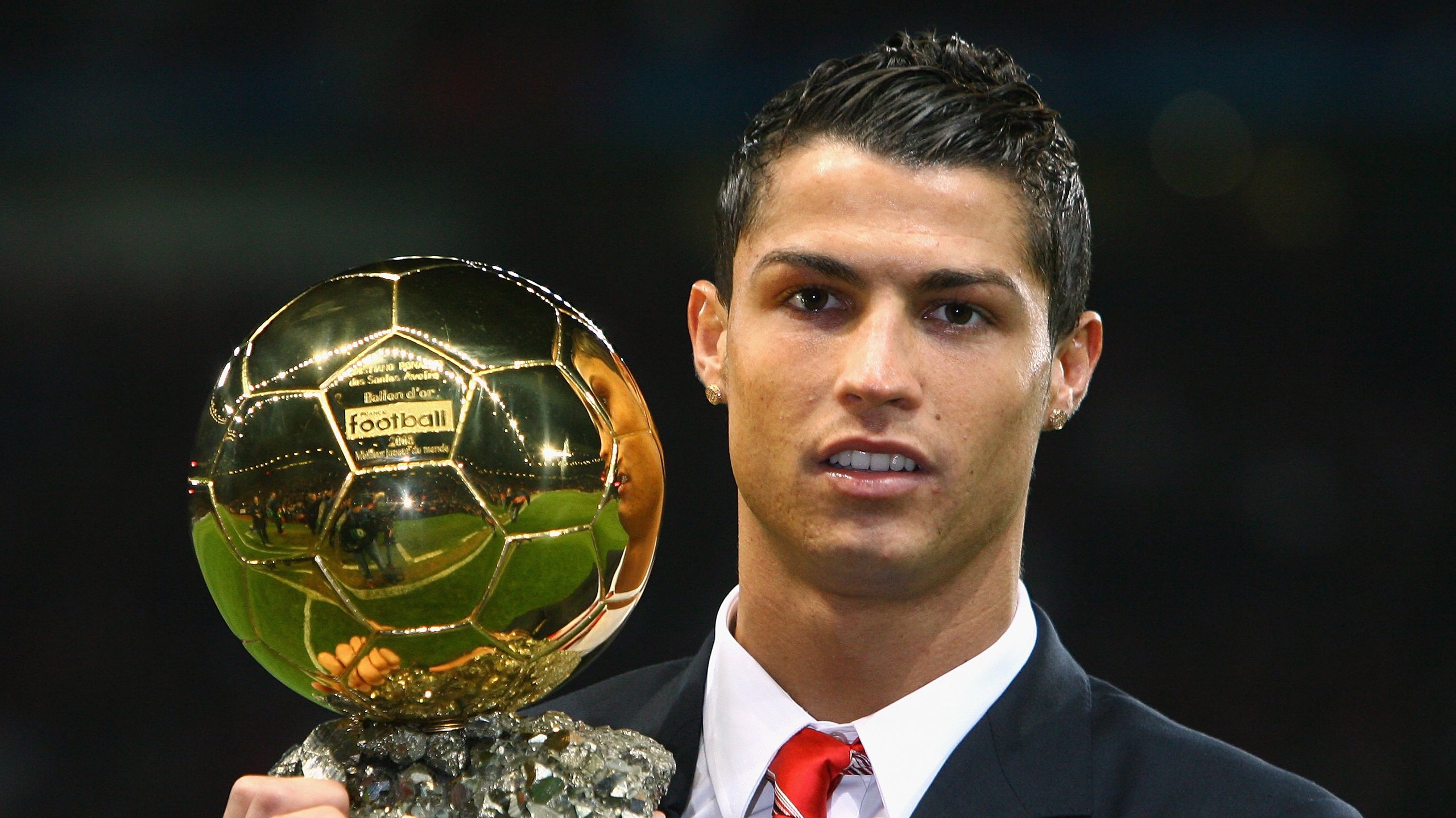 九游体育线上-赛季闪光点：运动精神的极致表现